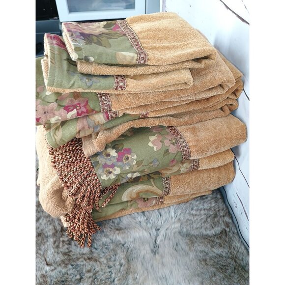 Raymond Waites Studio Vintage‎ Towel Set With Floral & Tassel Trim - Picture 6 of 8